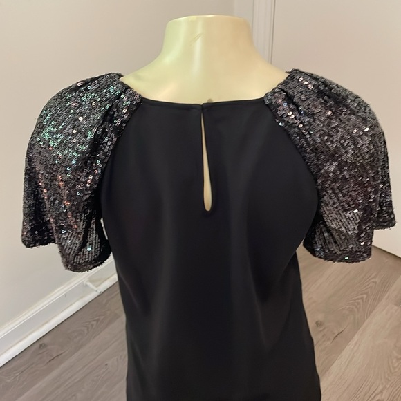 Ann Taylor Black Sequin Flutter Sleeve Top NWT - Picture 5 of 7